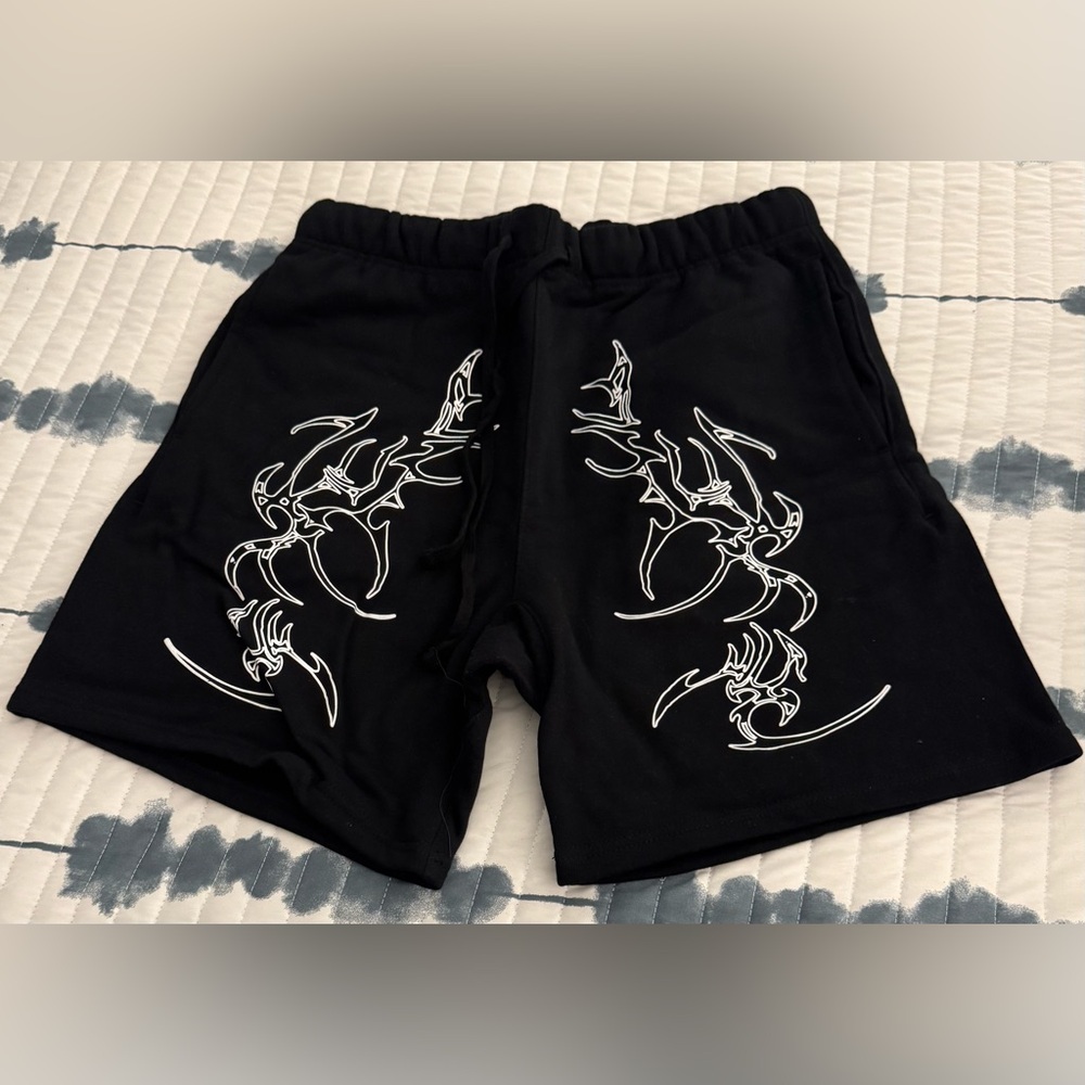 New Maison Black Men's Designer Jogger Shorts Size Medium